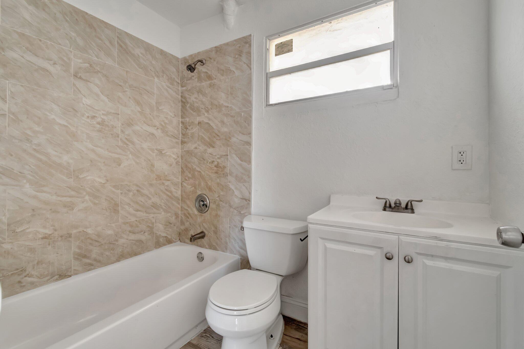 WASHINGTON HEIGHTS - Residential Income