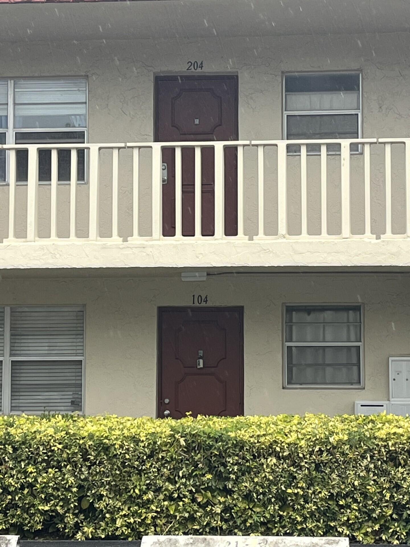 VILLAGES OF ORIOLE ABBEY CONDO - Residential Lease