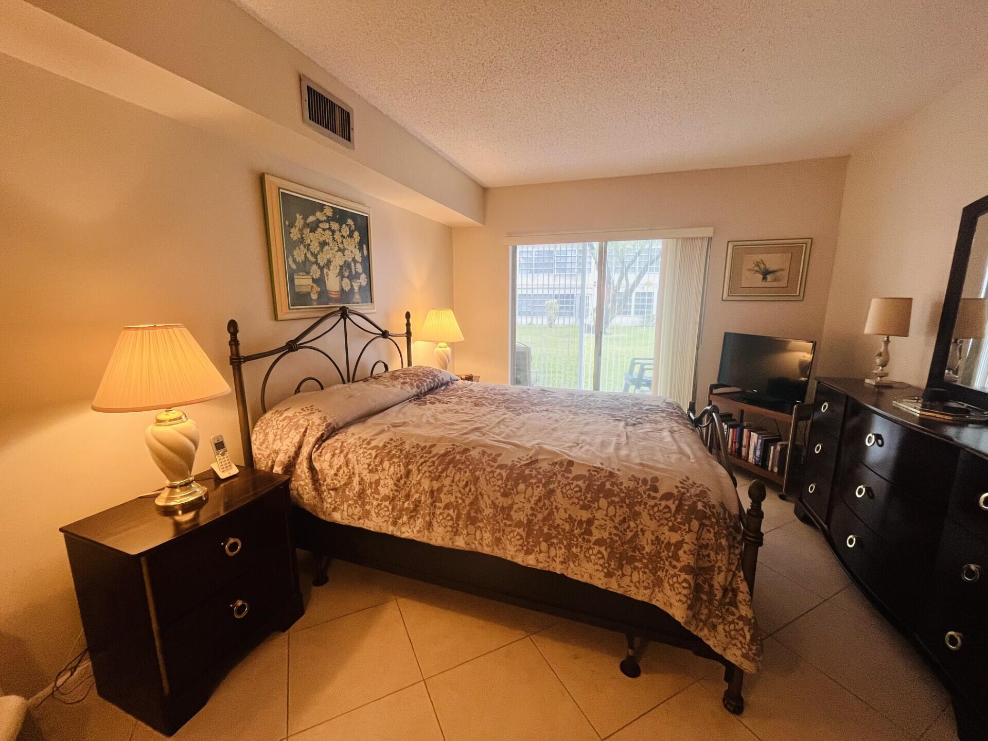 VILLAGES OF ORIOLE ABBEY CONDO - Residential Lease