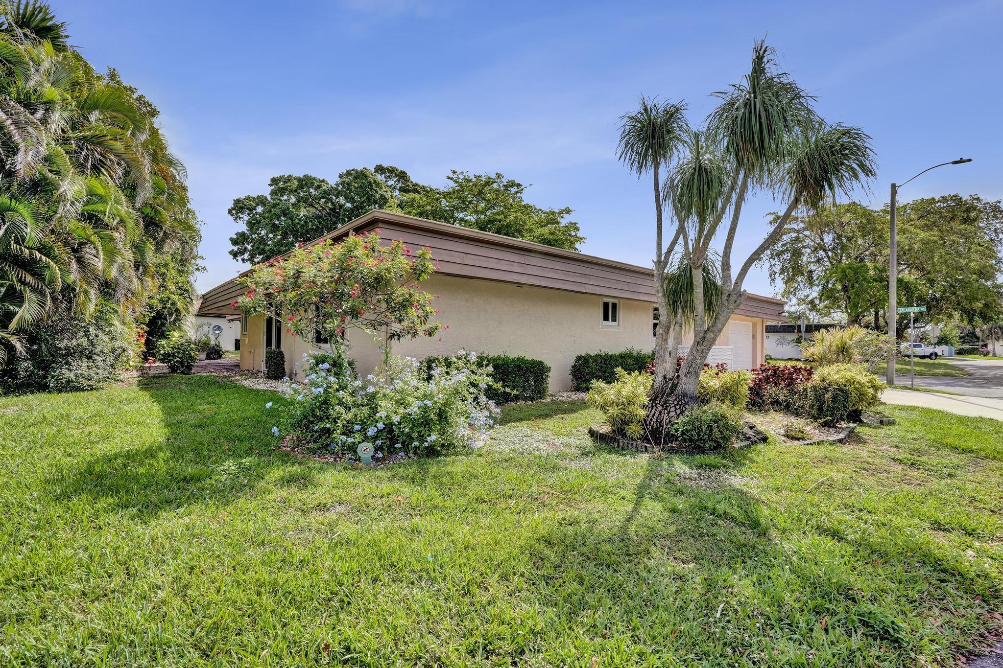 6207 Jacaranda Circle