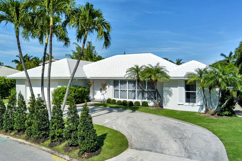Photo of 1465 N Lake Way, Palm Beach, FL 33480 (MLS # B26026050)