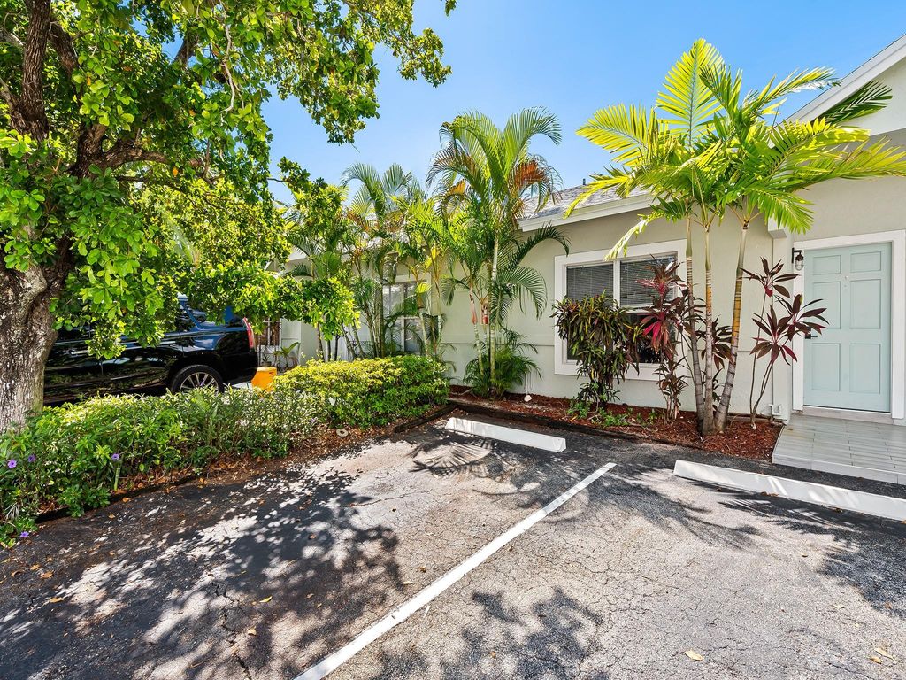 Photo of 3208 NE 7th Street #C, Pompano Beach, FL 33062 (MLS # F10552332)