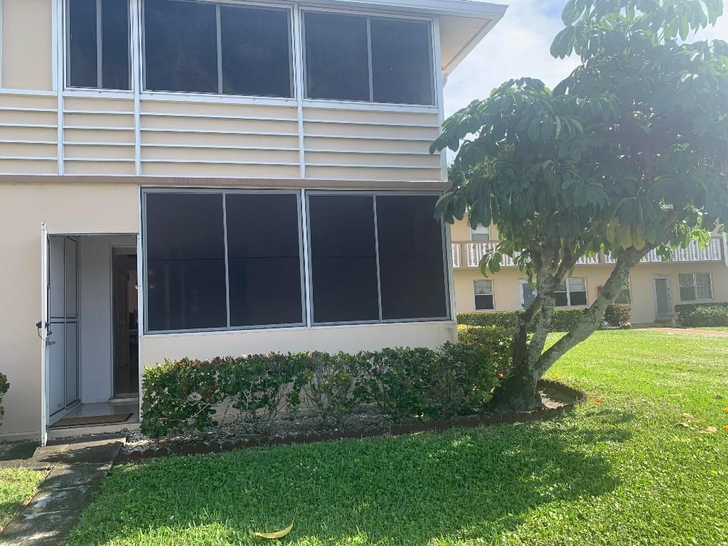 Photo of 216 Chatham K, West Palm Beach, FL 33417 (MLS # R11153216)