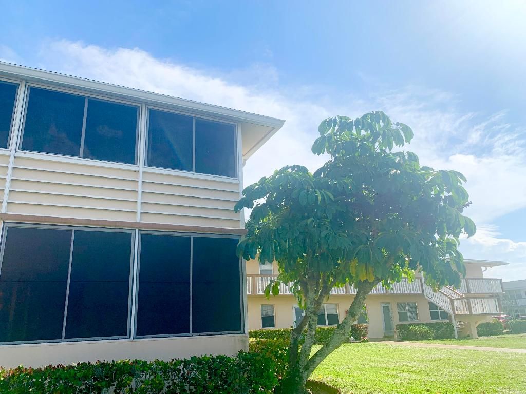 Photo of 216 Chatham K, West Palm Beach, FL 33417 (MLS # R11153216)