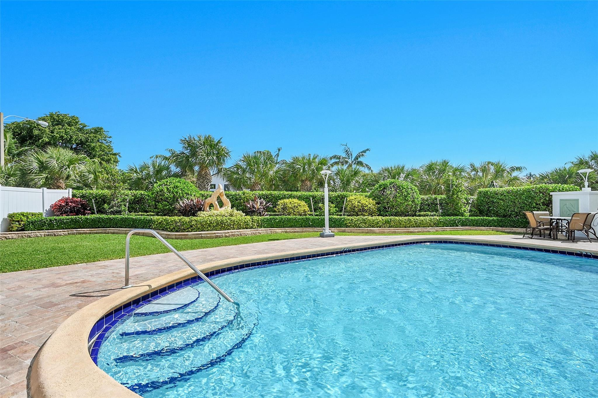 EMBASSY TOWER II INC COND - Residential