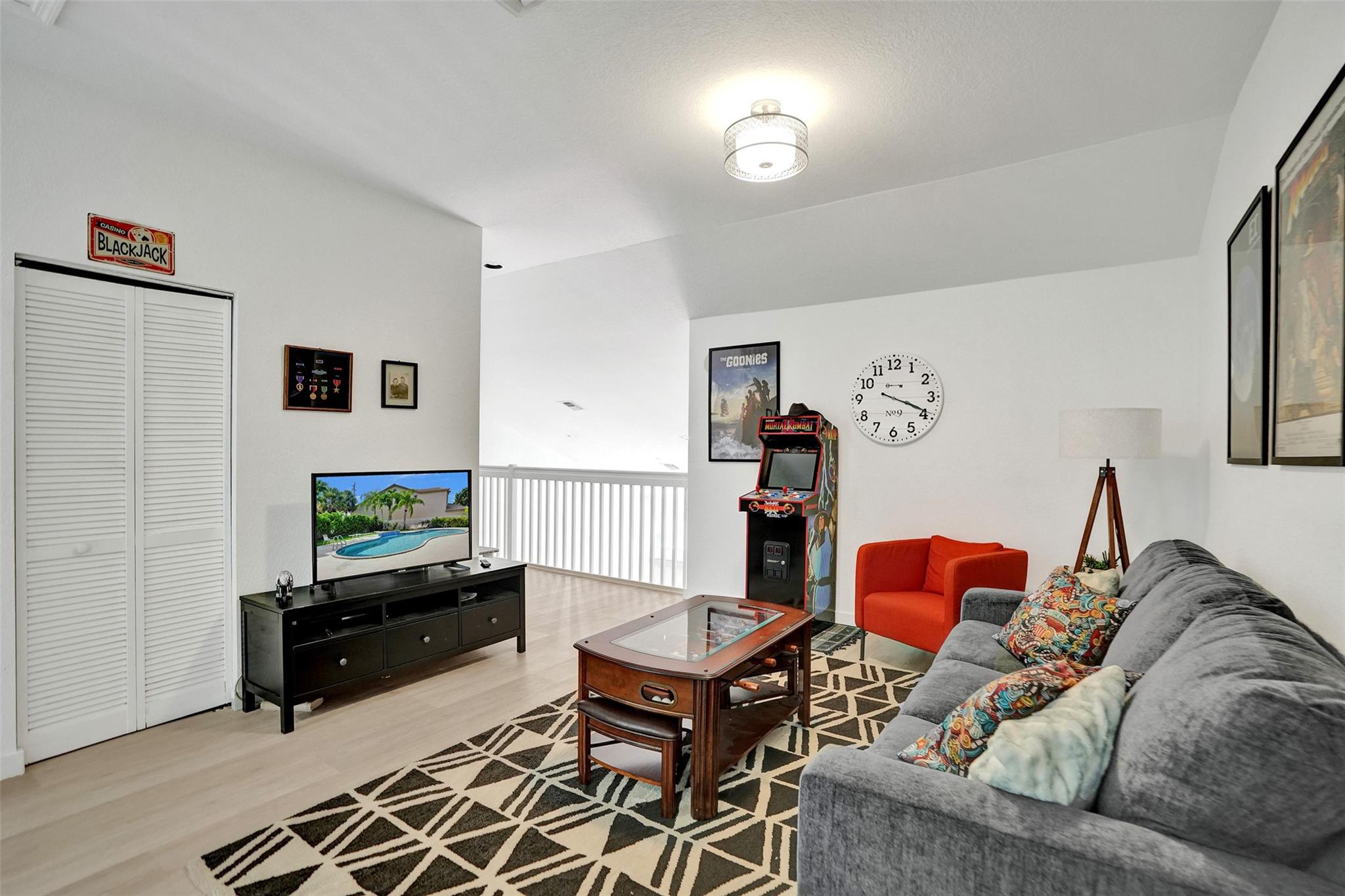 MADISON LAKES - Residential
