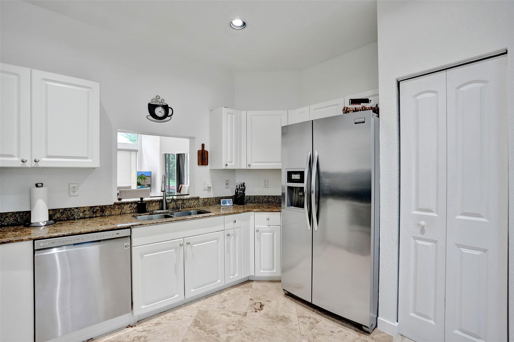 MADISON LAKES - Residential