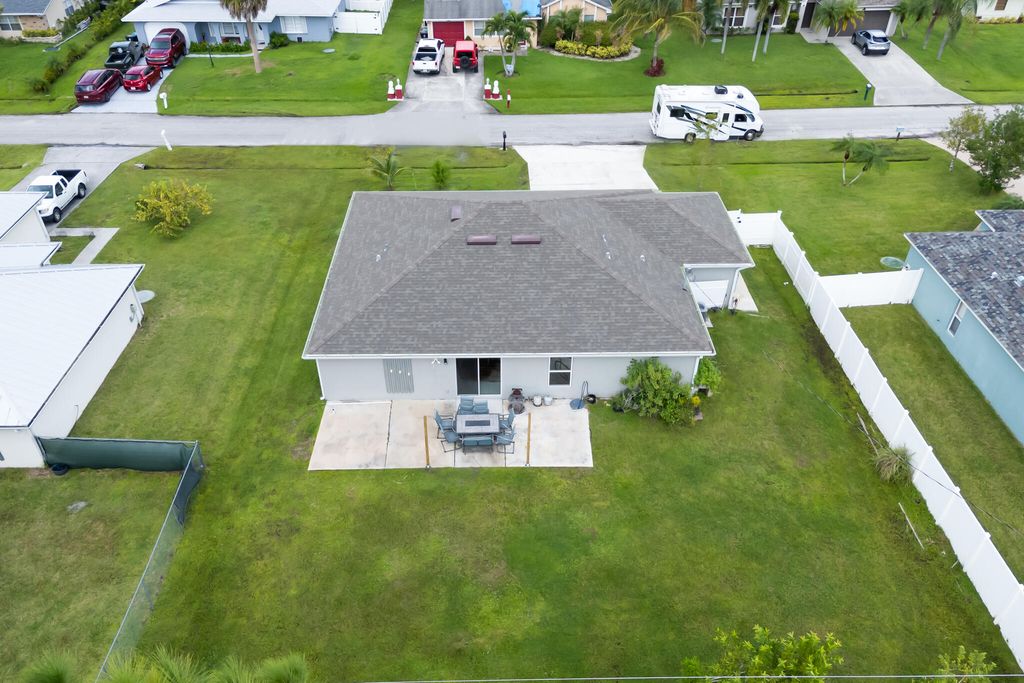 Photo of 514 NW Lincoln Avenue, Port Saint Lucie, FL 34983 (MLS # R11130644)