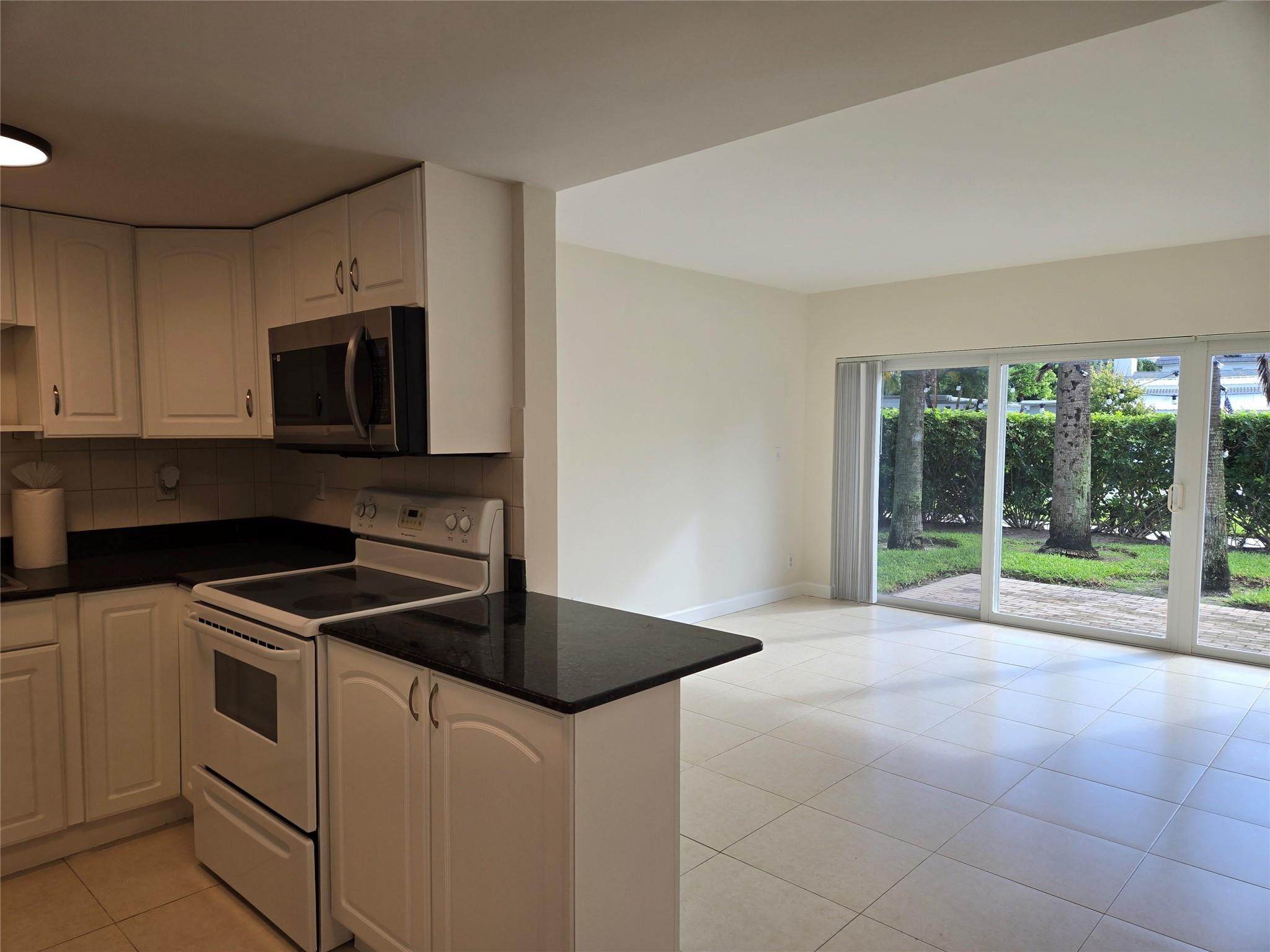 505 NE 20th Avenue 118