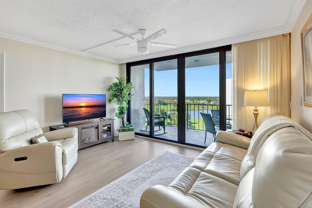 Photo of 336 Golfview Road #914, North Palm Beach, FL 33408 (MLS # R11059519)