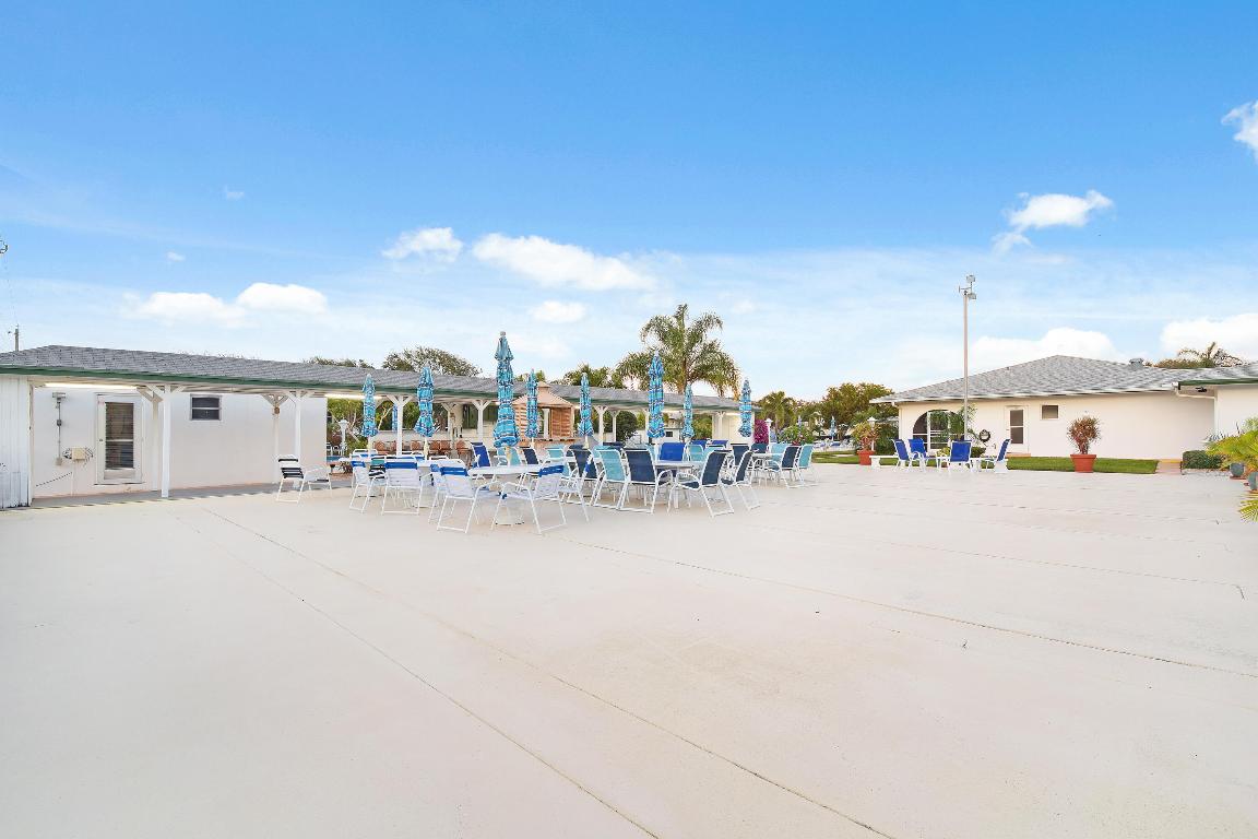 TEQUESTA GARDEN CONDO 6 - Residential