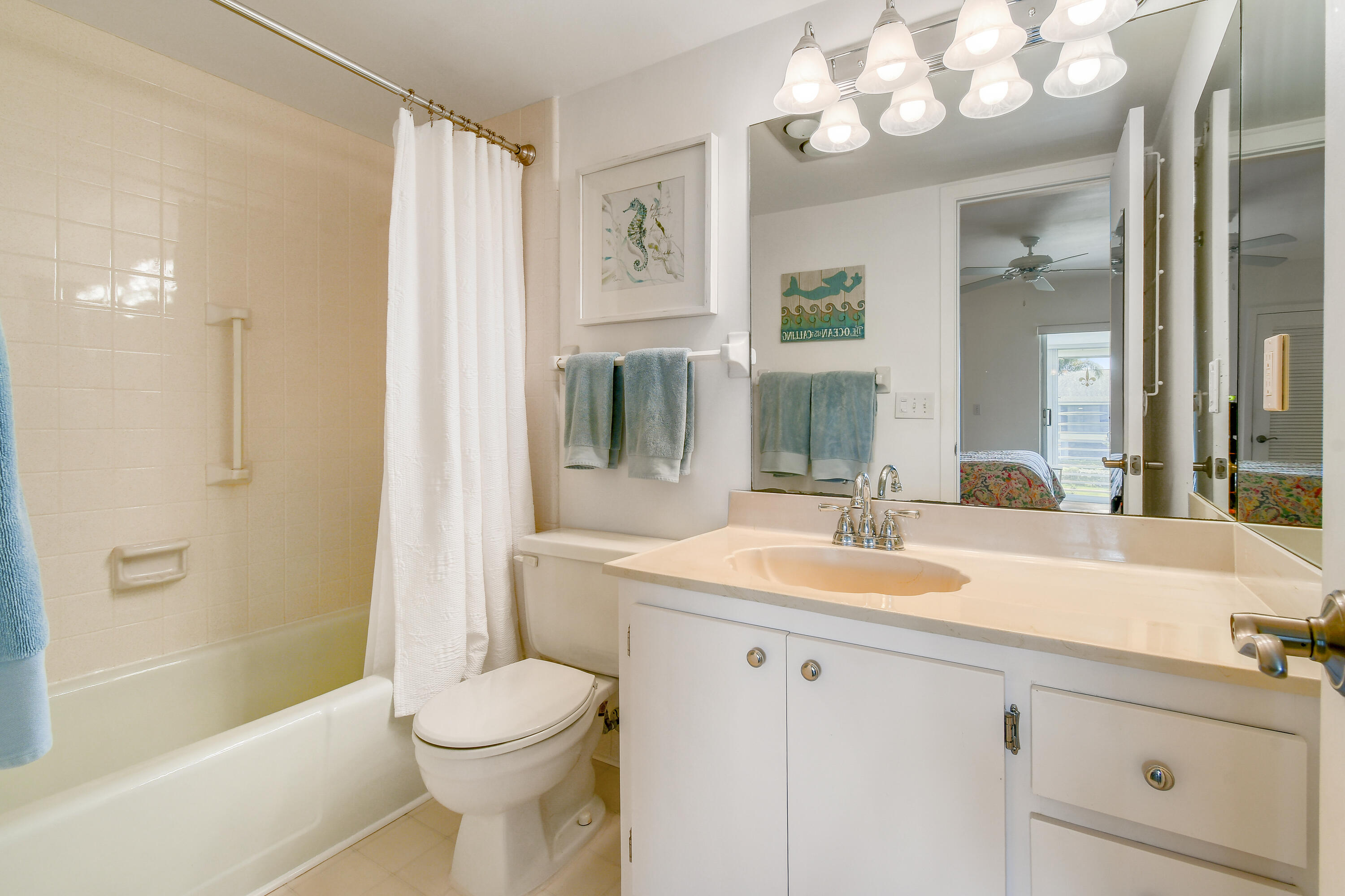 TEQUESTA GARDEN CONDO 6 - Residential