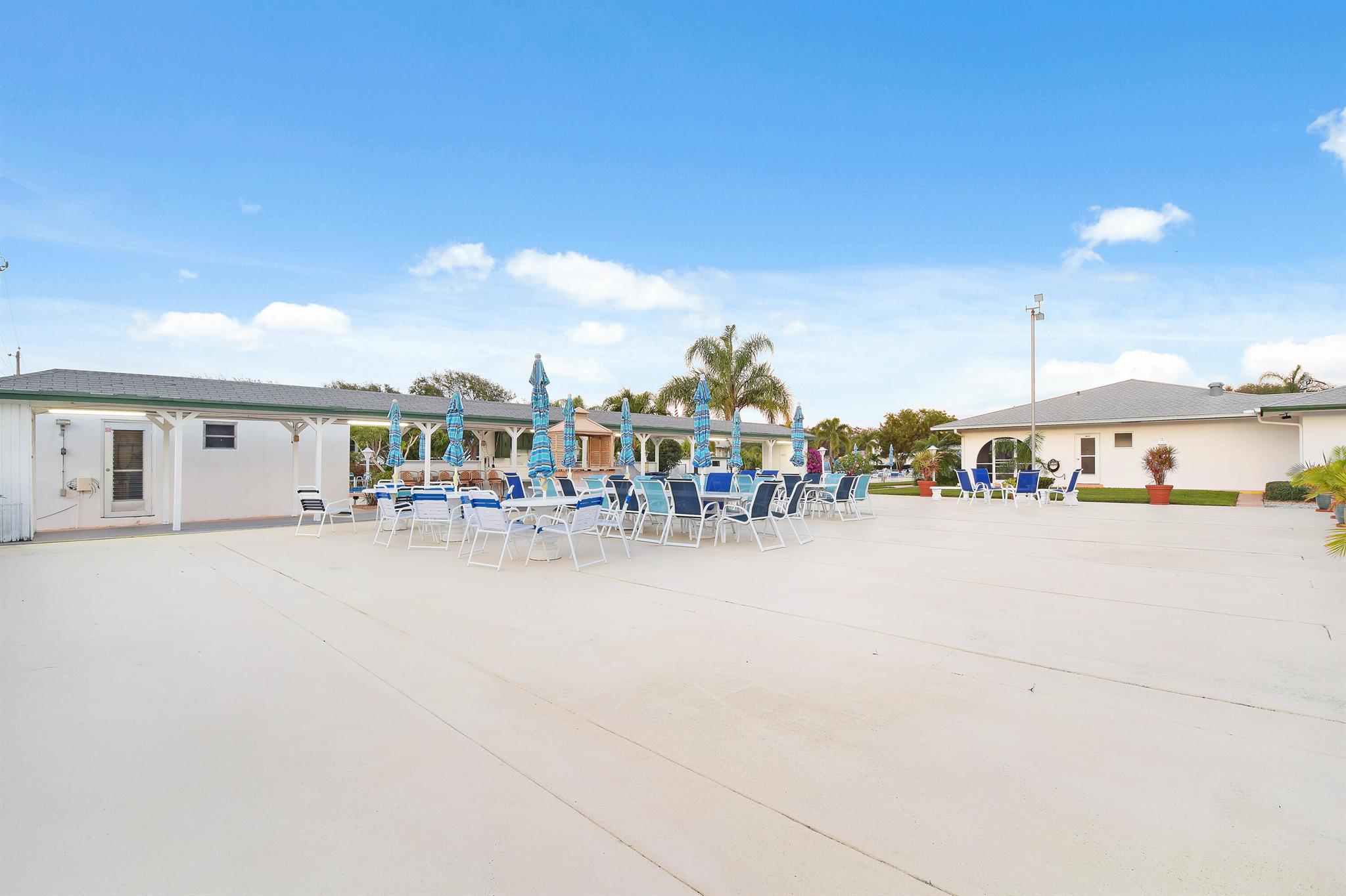 TEQUESTA GARDEN CONDO 6 - Residential