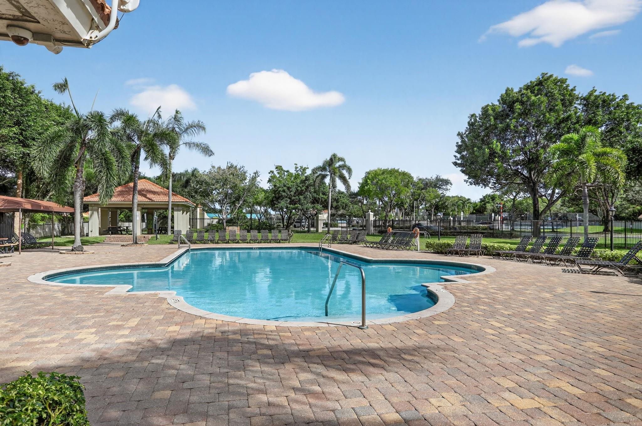 HILLSBORO COUNTRY CLUB - Residential