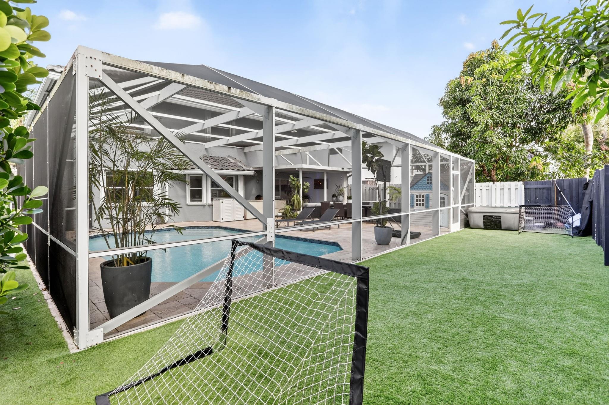 HILLSBORO COUNTRY CLUB - Residential