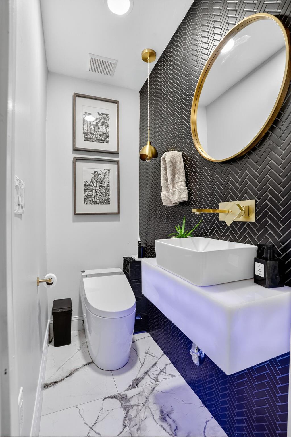 HILLSBORO COUNTRY CLUB - Residential