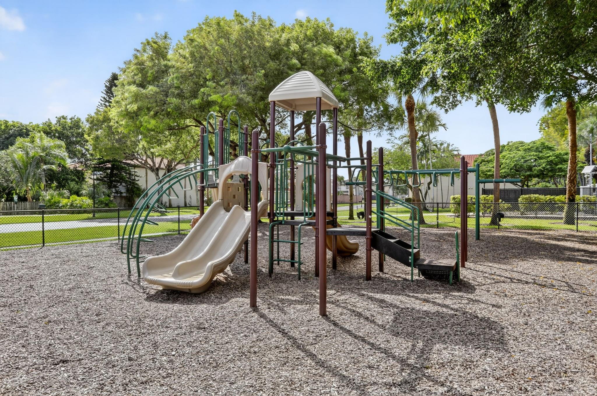 HILLSBORO COUNTRY CLUB - Residential