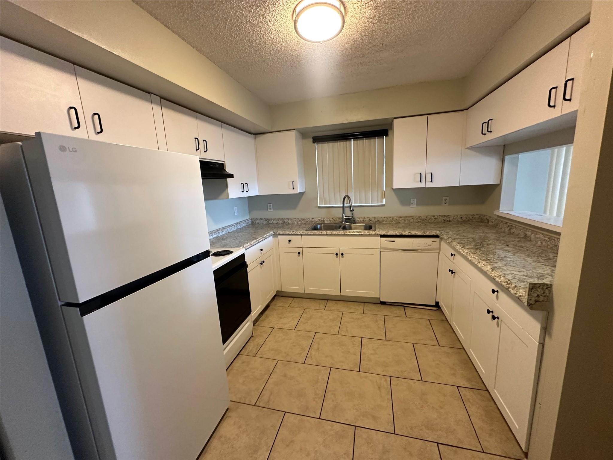 3243 NW 44th St 2