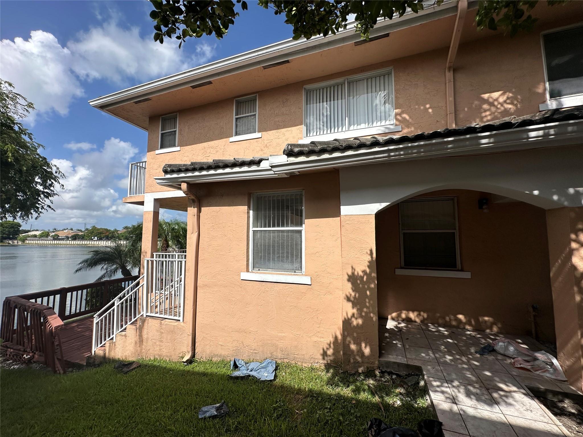 3243 NW 44th St 2