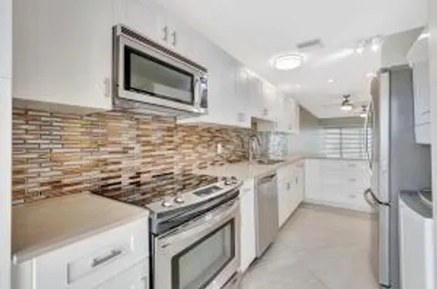 1131 Violet Terrace Unit 104, Delray Beach, FL MLS: R11090063