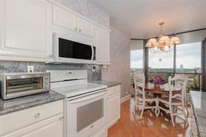 3598 Yacht Club Dr 1402