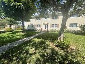 SHORES PLAZA EAST - Residential