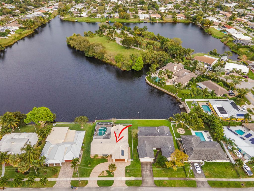 Photo of 920 SW 11th Terrace, Boca Raton, FL 33486 (MLS # R11082225)