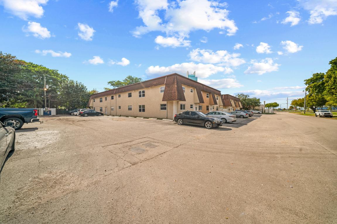 EMERALD ISLES CONDO - Residential