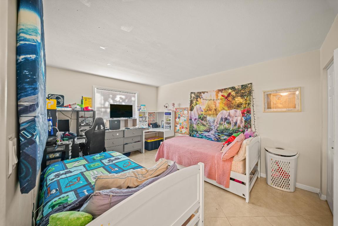 4528 SW 54th Street 302-B