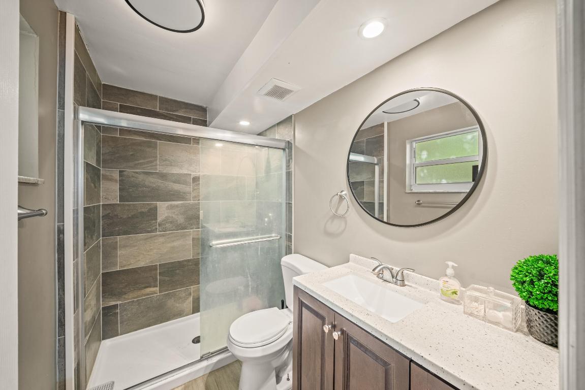 4528 SW 54th Street 302-B