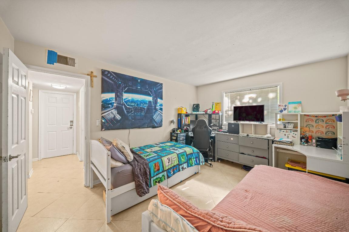 EMERALD ISLES CONDO - Residential