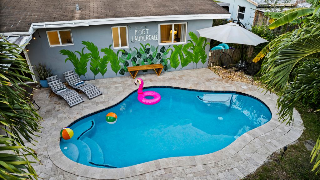 Photo of 1720 SW 32nd Street, Fort Lauderdale, FL 33315 (MLS # B26005438)