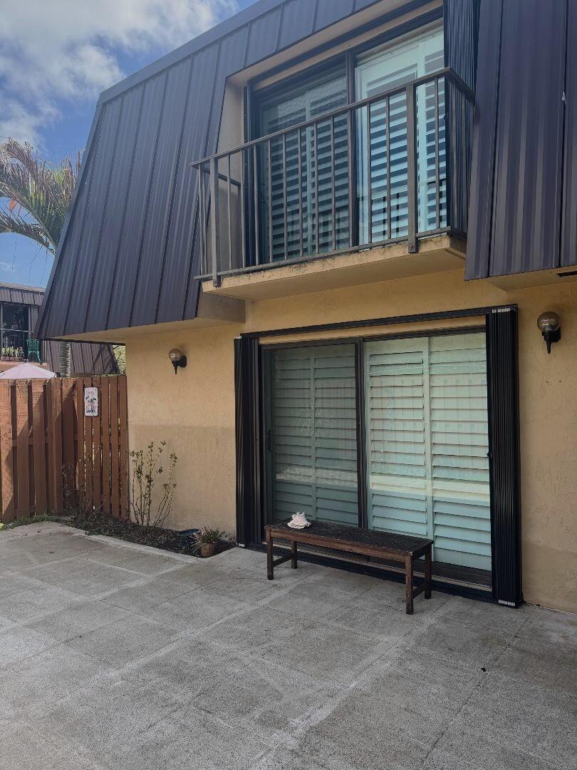 EMERALD LAKES - Residential