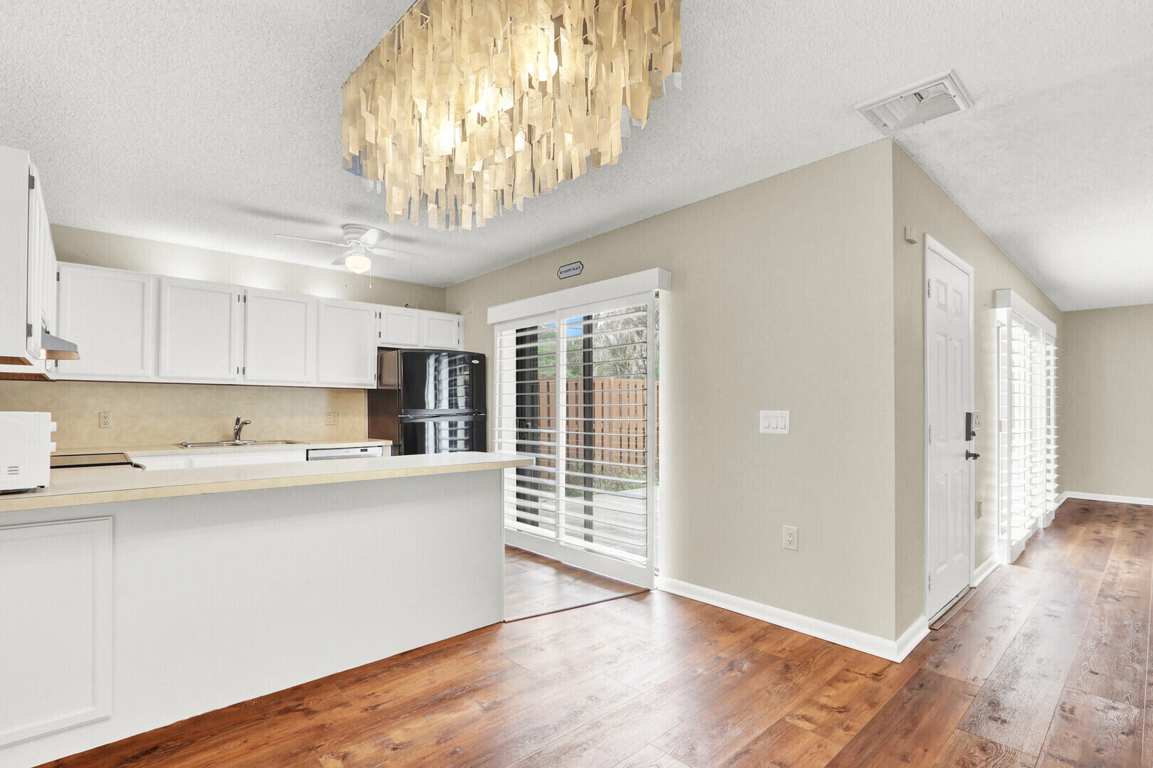 EMERALD LAKES - Residential