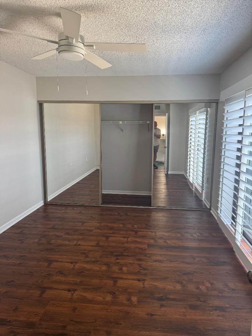 EMERALD LAKES - Residential