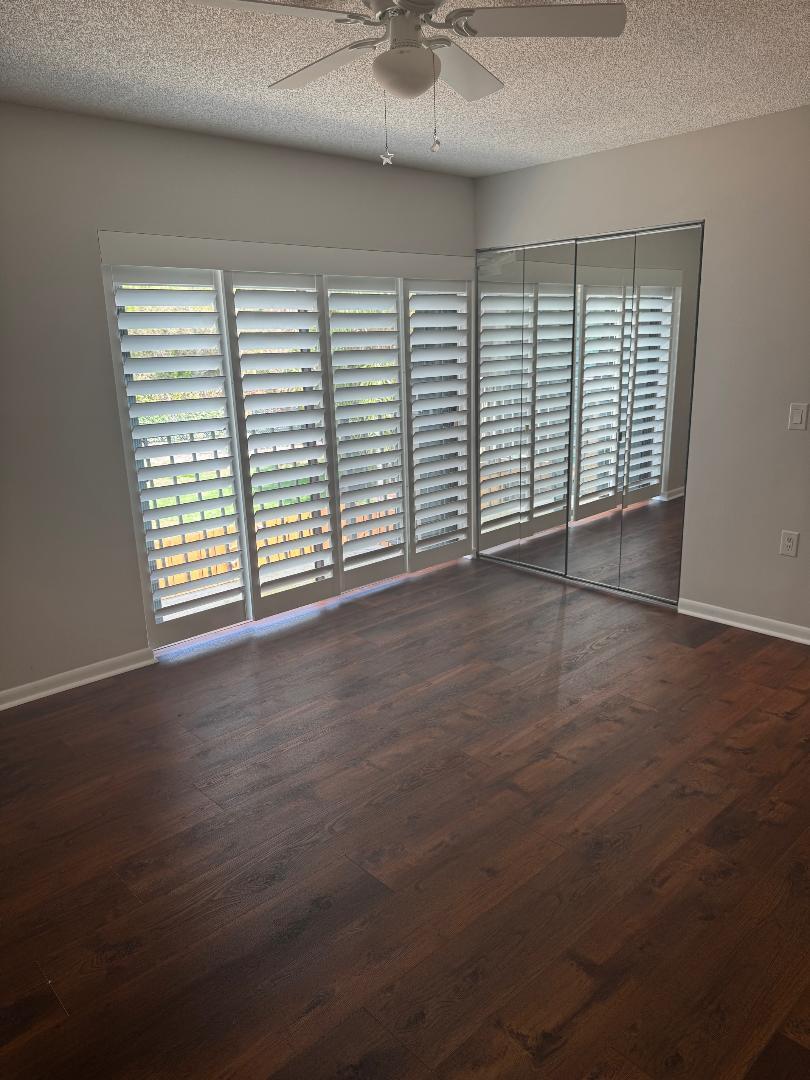 EMERALD LAKES - Residential