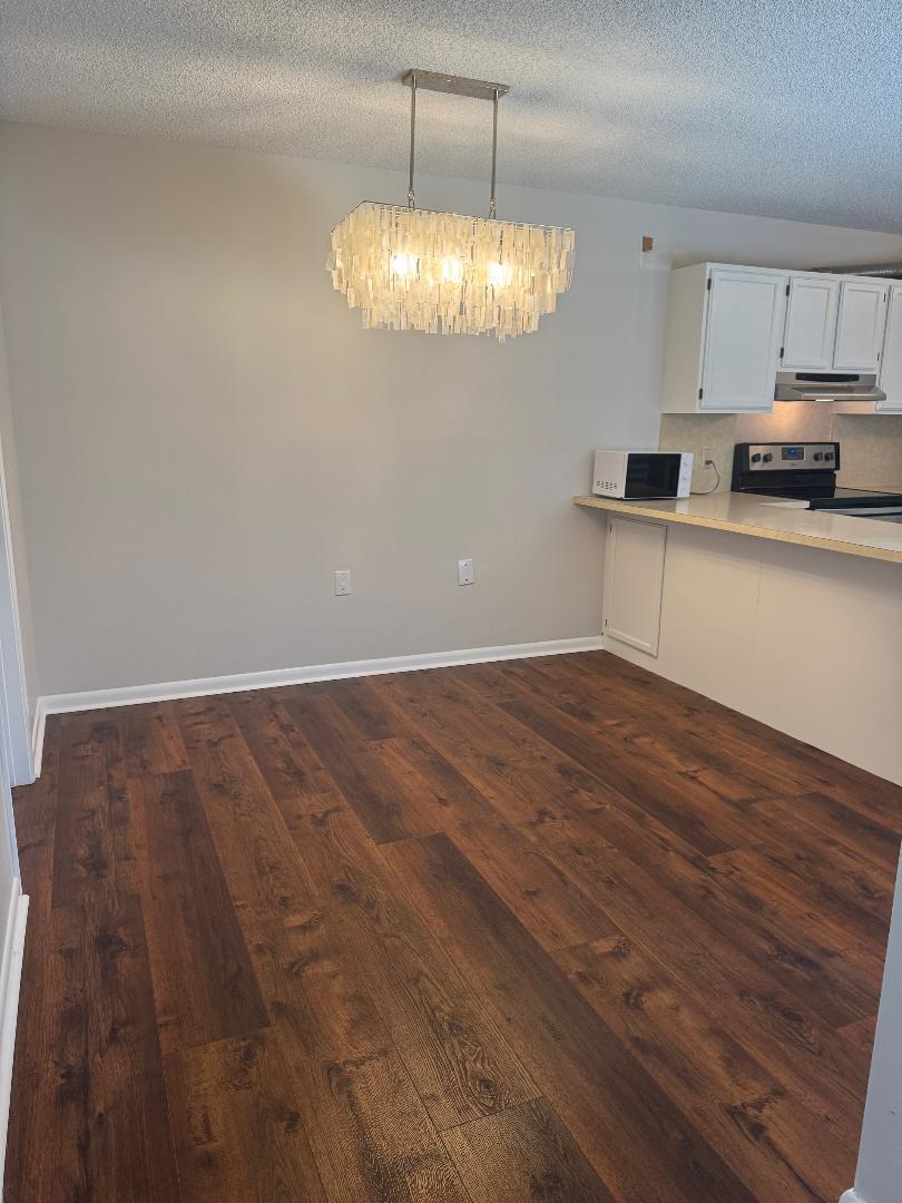 EMERALD LAKES - Residential