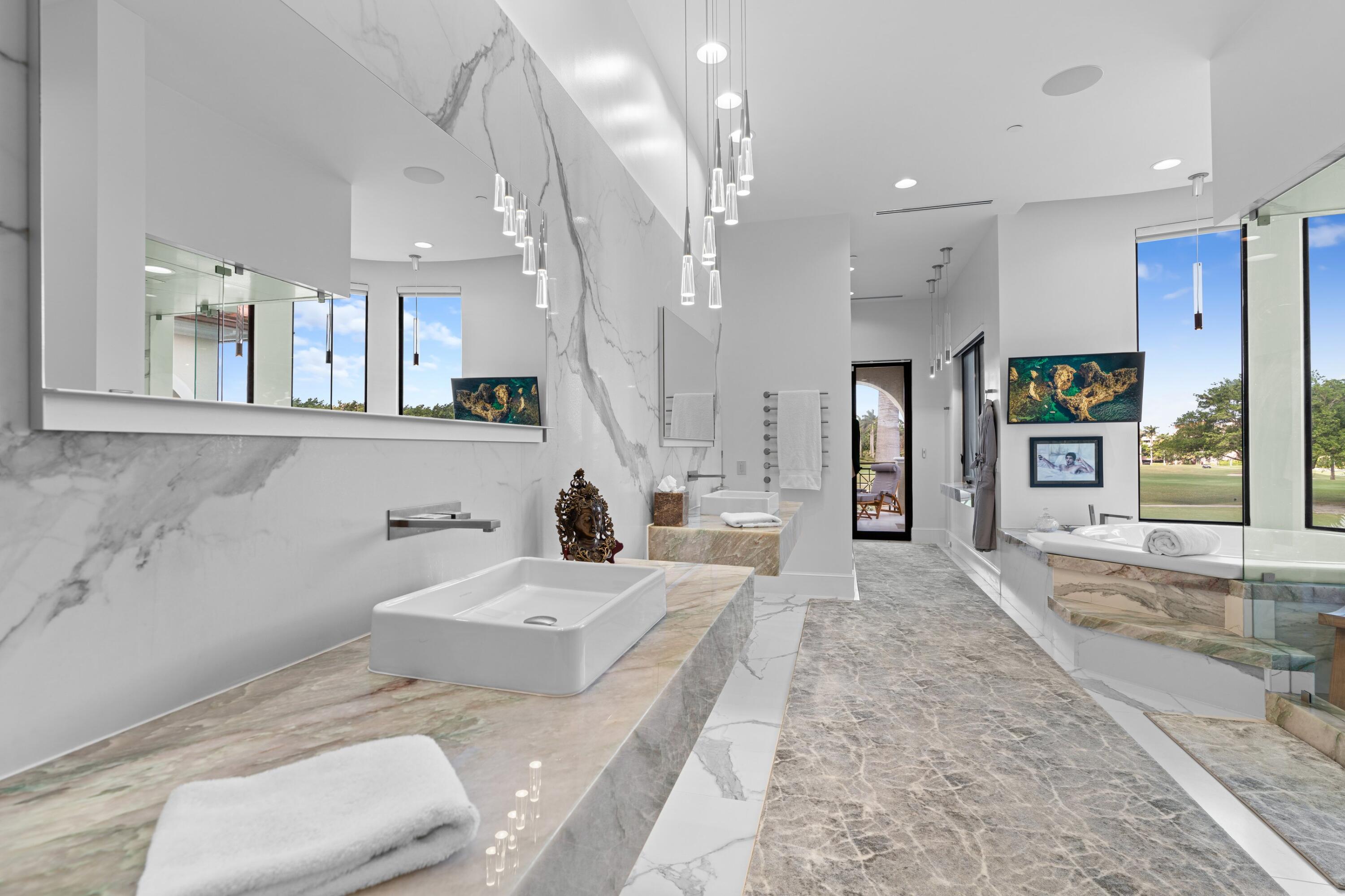 MIZNER LAKE ESTATES - Residential