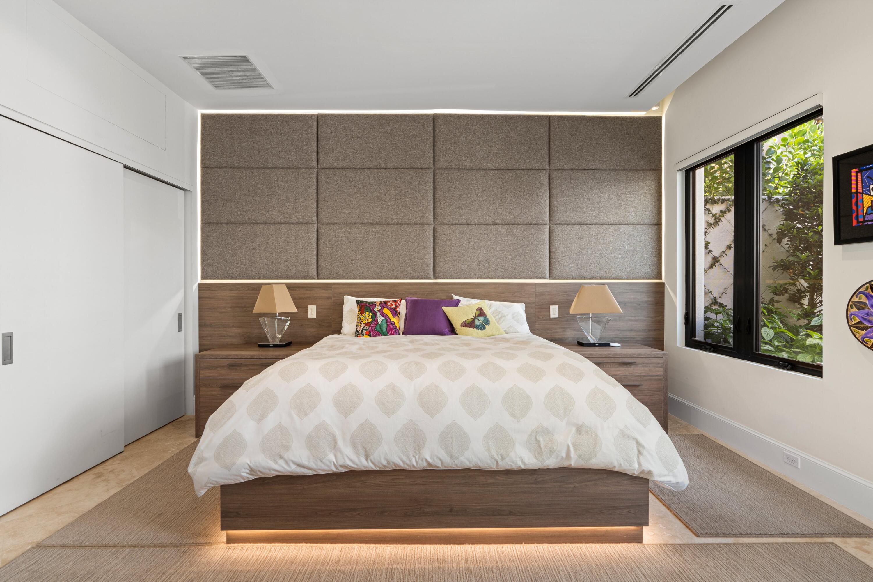 MIZNER LAKE ESTATES - Residential