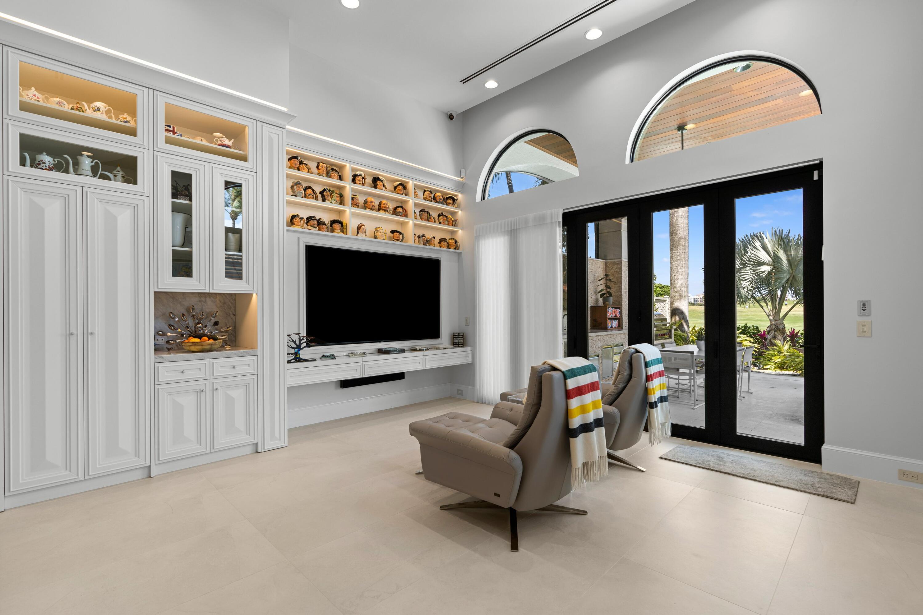 MIZNER LAKE ESTATES - Residential