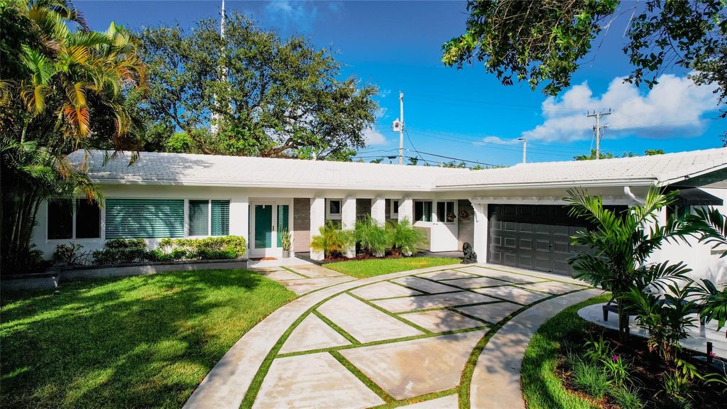 Photo of 5541 NE 26th Avenue, Fort Lauderdale, FL 33308 (MLS # F10528312)