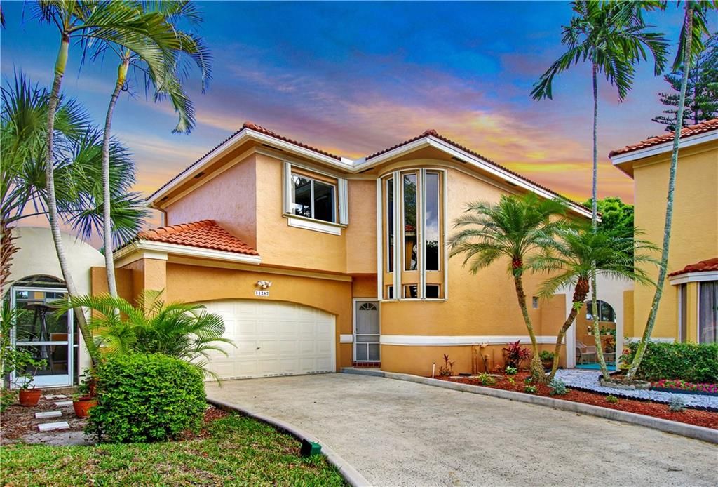 Photo of 11287 Lakeview Dr #11287, Coral Springs, FL 33071 (MLS # F10272749)