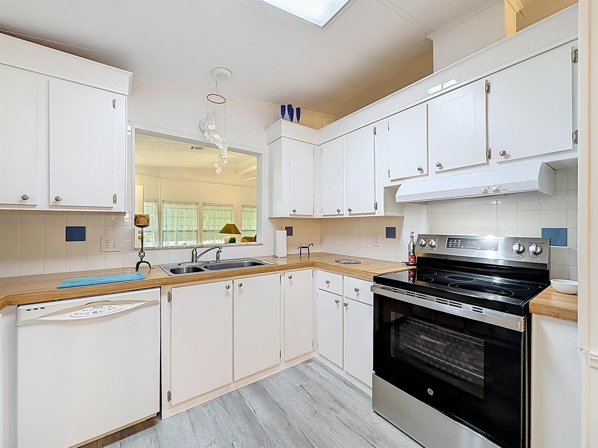 CAMBRIDGE AT HERITAGE RID - Residential