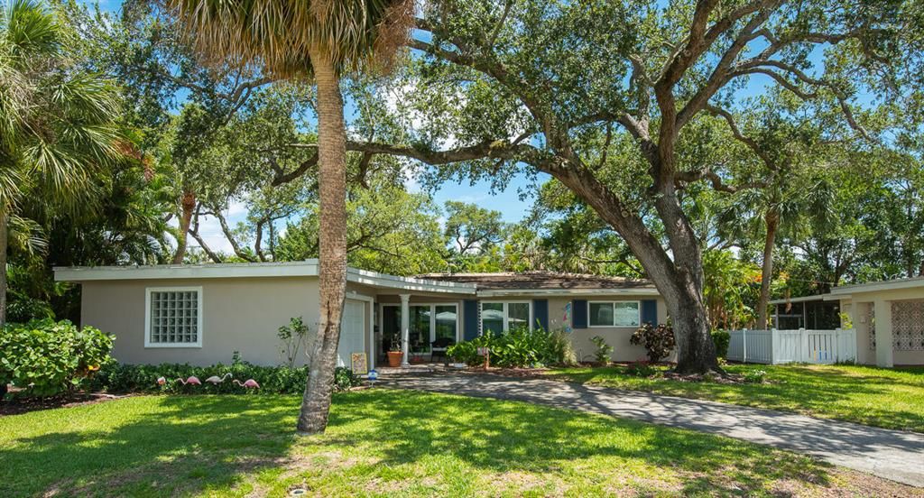 Photo of 817 SW 4th Street, Boca Raton, FL 33486 (MLS # R10721071)