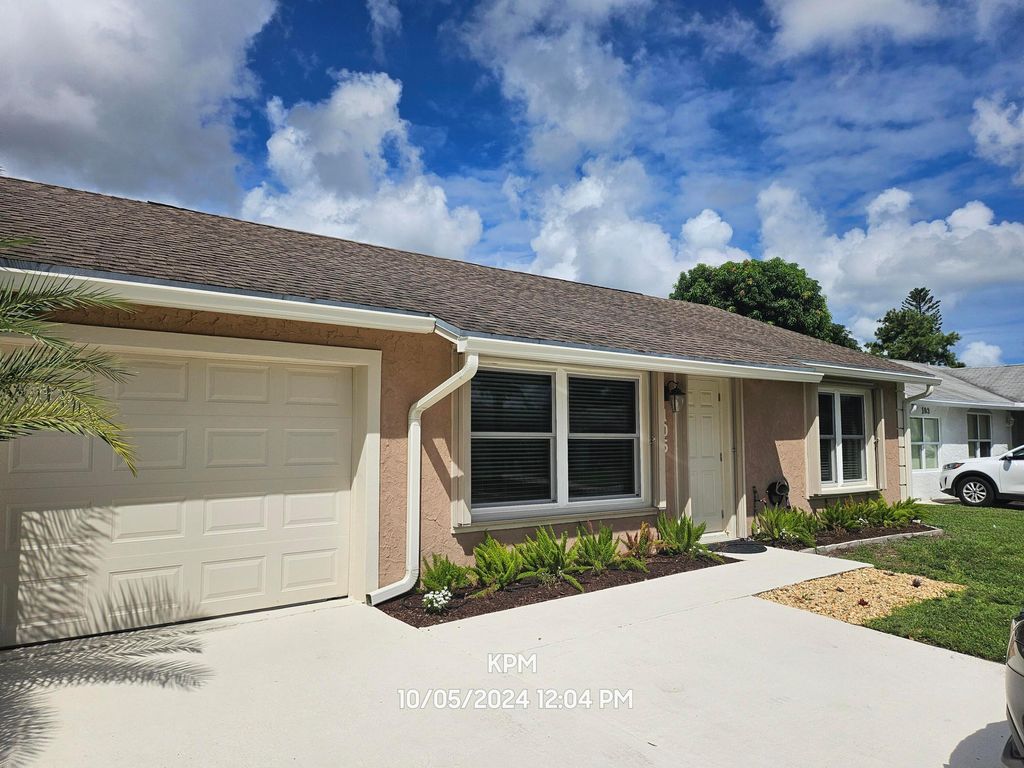Photo of 105 Wingate Drive, Jupiter, FL 33458 (MLS # R11130837)