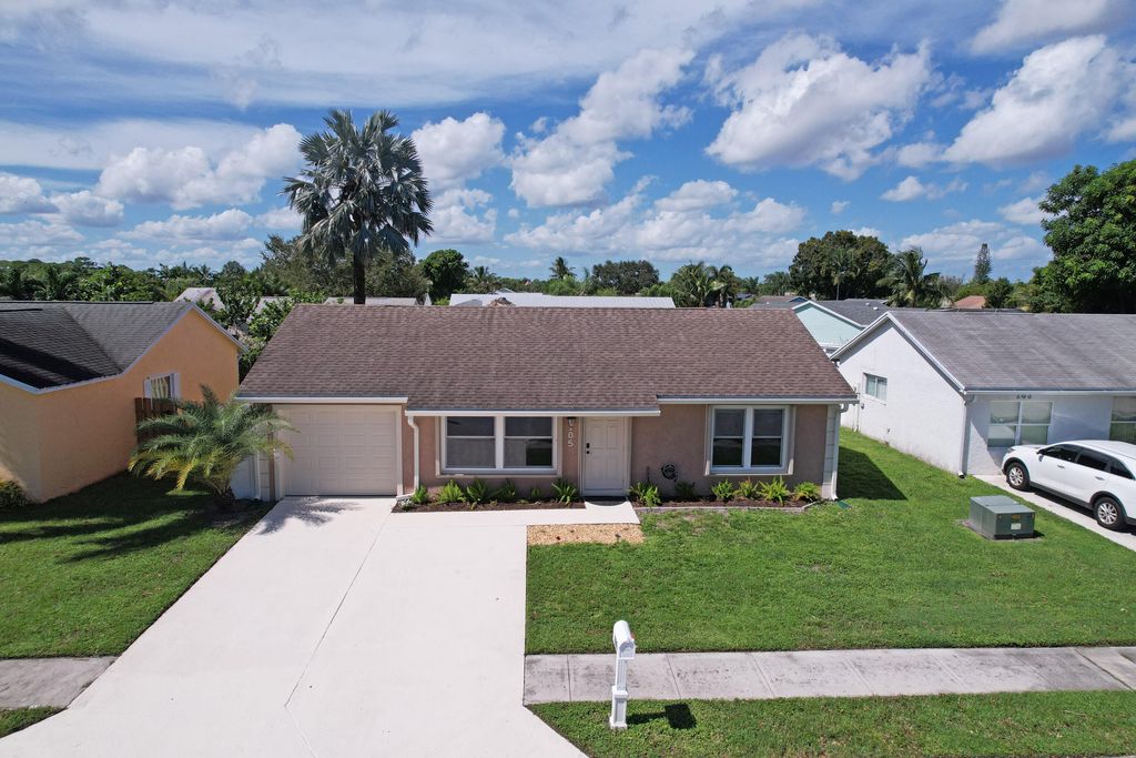 Photo of 105 Wingate Drive, Jupiter, FL 33458 (MLS # R11130837)