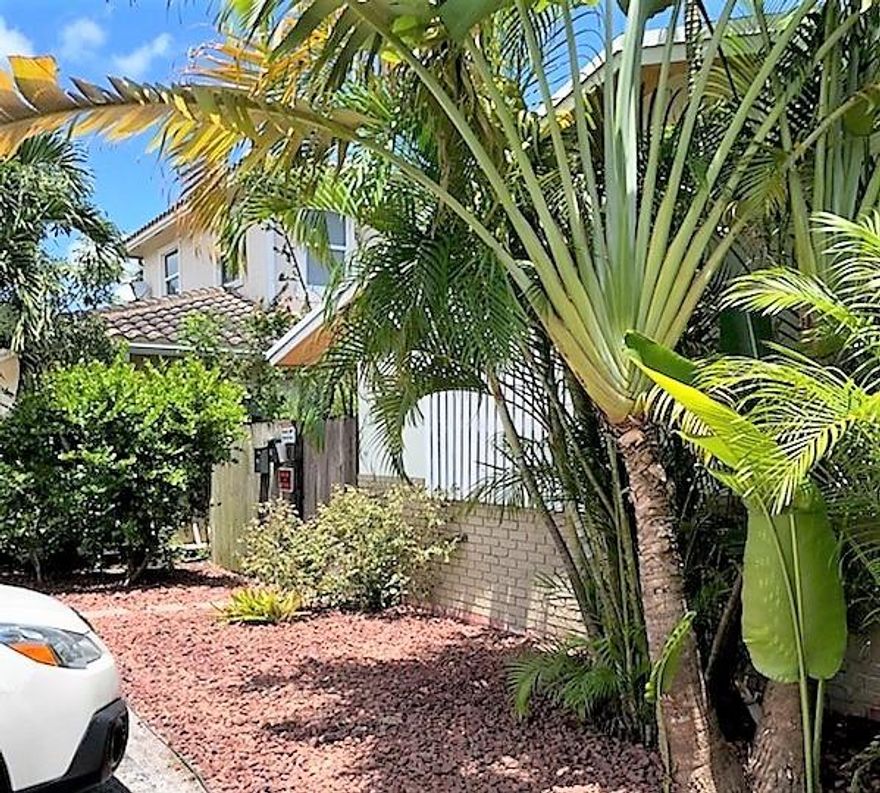 Spacious 1/1 nestled in the heart of Ft Lauderdale and conveniently located near Wilton Manors, downtown FtL, Flagler Village, the beach and I-95; this updated unit comes complete with refrigerator, stove/oven, washer/dryer, walk-in closet, luscious landscaping and plenty of parking space for you and your guests. Water, sewage, sanitation and lawn maintenance is included. Hurry, don't miss your opportunity to rent today because this unit will not last! Spacious 1/1 nestled in the heart of Ft Lauderdale and conveniently located near Wilton Manors, downtown FtL, Flagler Village, the beach and I-95; this updated unit comes complete with refrigerator, stove/oven, washer/dryer, walk-in closet, luscious landscaping and plenty of parking space for you and your guests. Water, sewage, sanitation and lawn maintenance is included. Hurry, don't miss your opportunity to rent today because this unit will not last!Call/text LA for showing instructions: 717-329-8971.