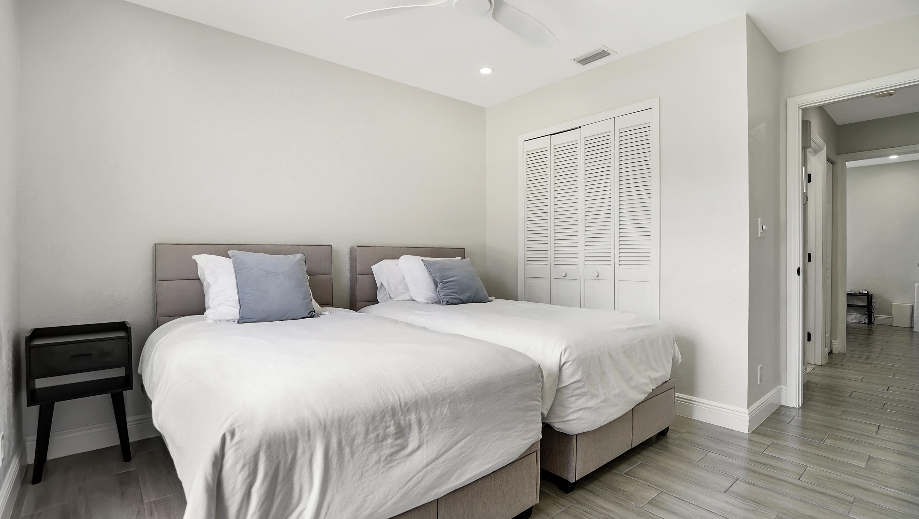 BOCA GREENS - Residential