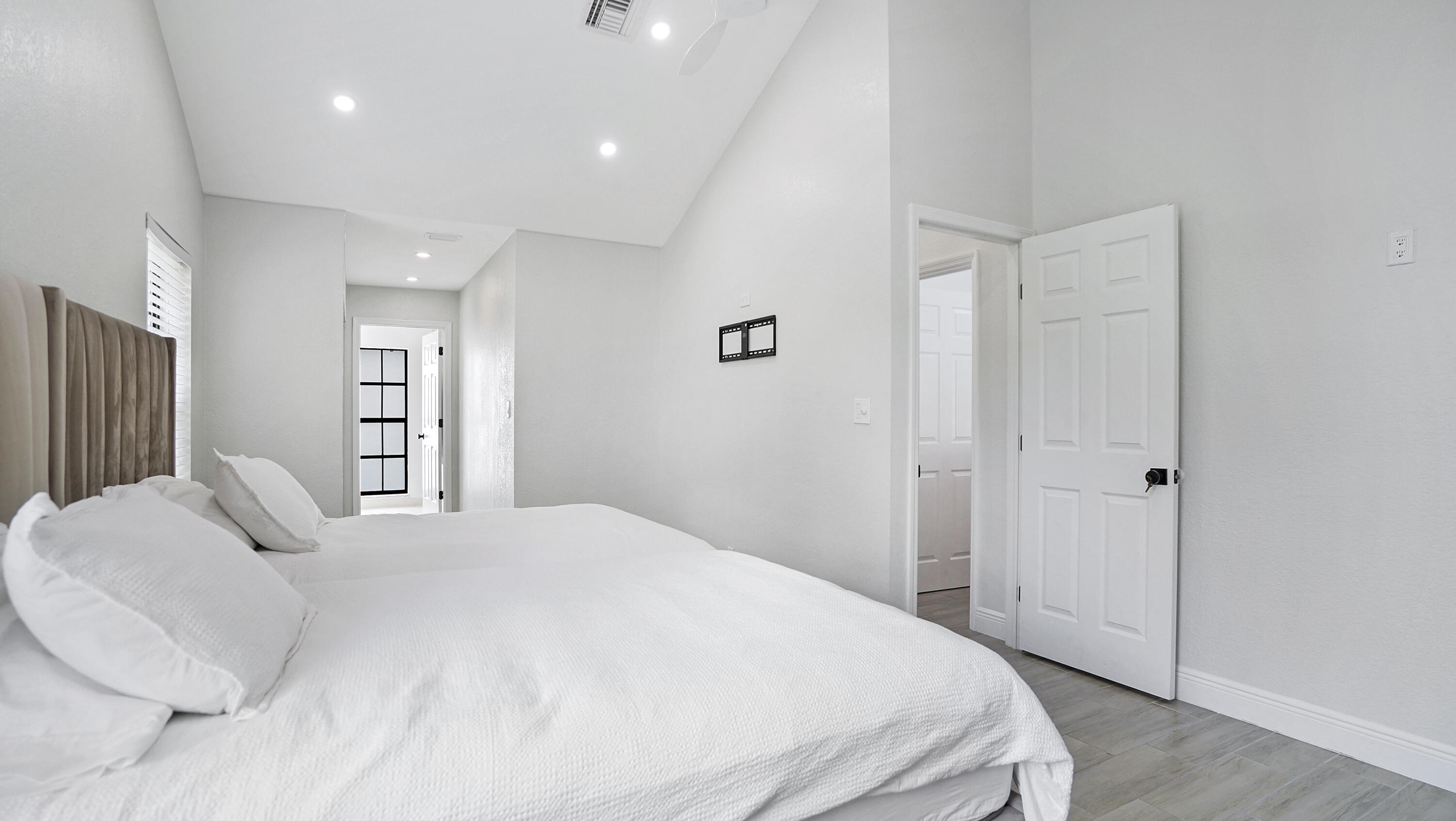 BOCA GREENS - Residential