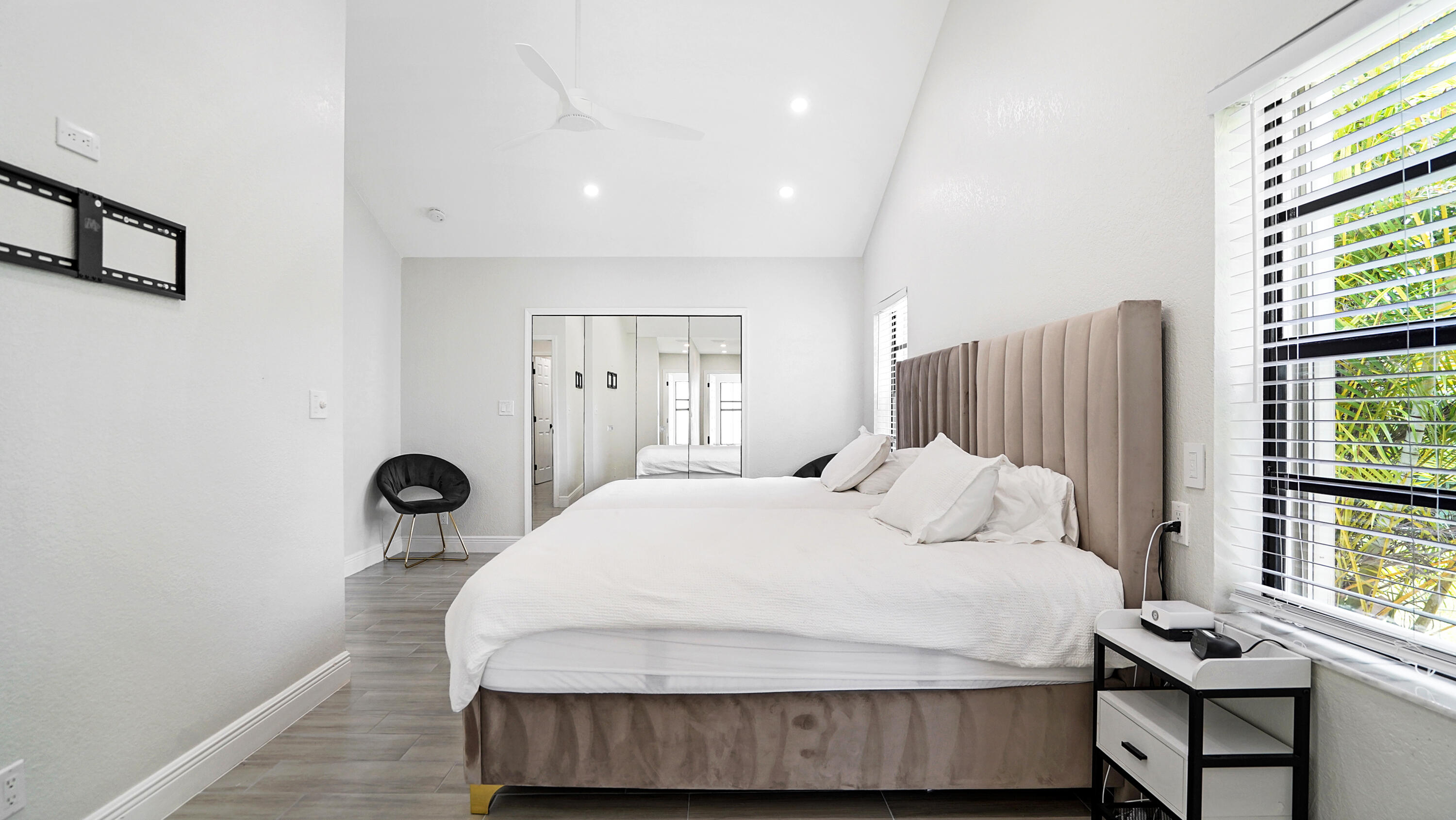 BOCA GREENS - Residential